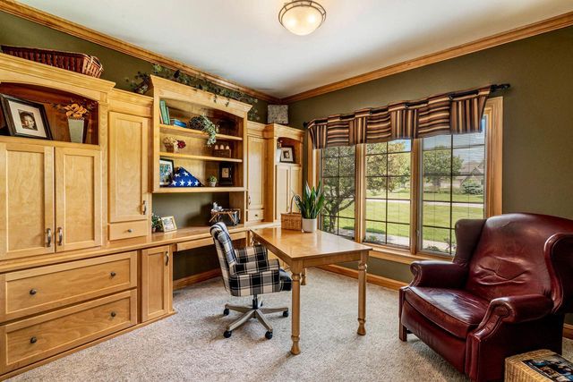 N34W33379 Hickory LANE, Nashotah, WI 53058