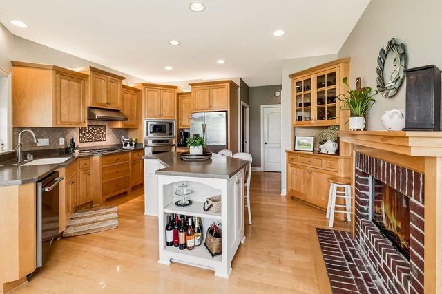N34W33379 Hickory LANE, Nashotah, WI 53058