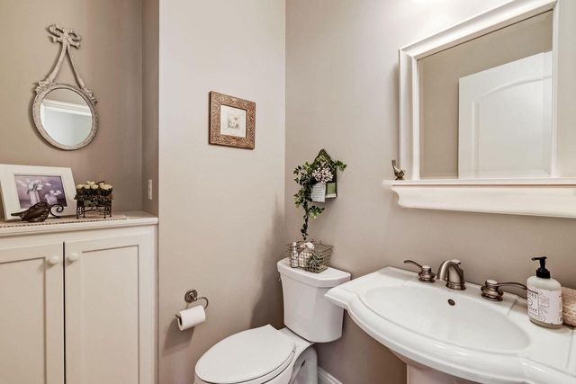 N34W33379 Hickory LANE, Nashotah, WI 53058