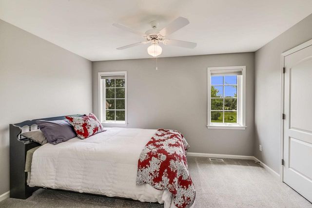 N34W33379 Hickory LANE, Nashotah, WI 53058
