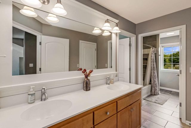 N34W33379 Hickory LANE, Nashotah, WI 53058