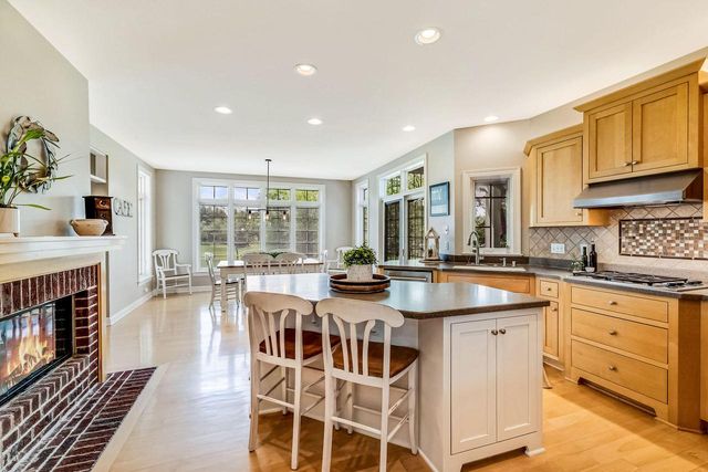 N34W33379 Hickory LANE, Nashotah, WI 53058