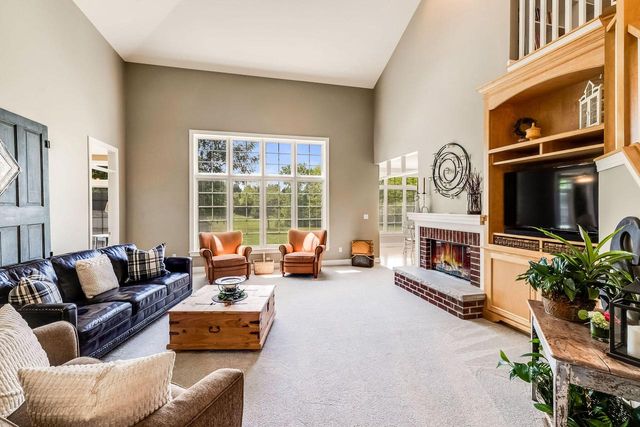 N34W33379 Hickory LANE, Nashotah, WI 53058
