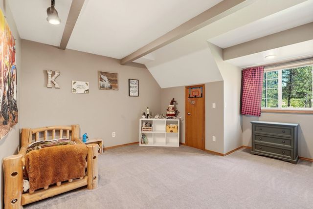 12120 E Deer Creek Rd, Chattaroy, WA 99003