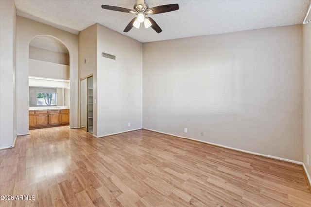 6040 W DESERT COVE Avenue, Glendale, AZ 85304