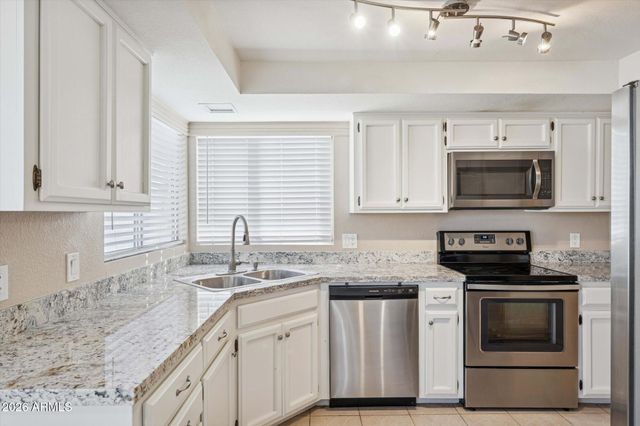 6040 W DESERT COVE Avenue, Glendale, AZ 85304