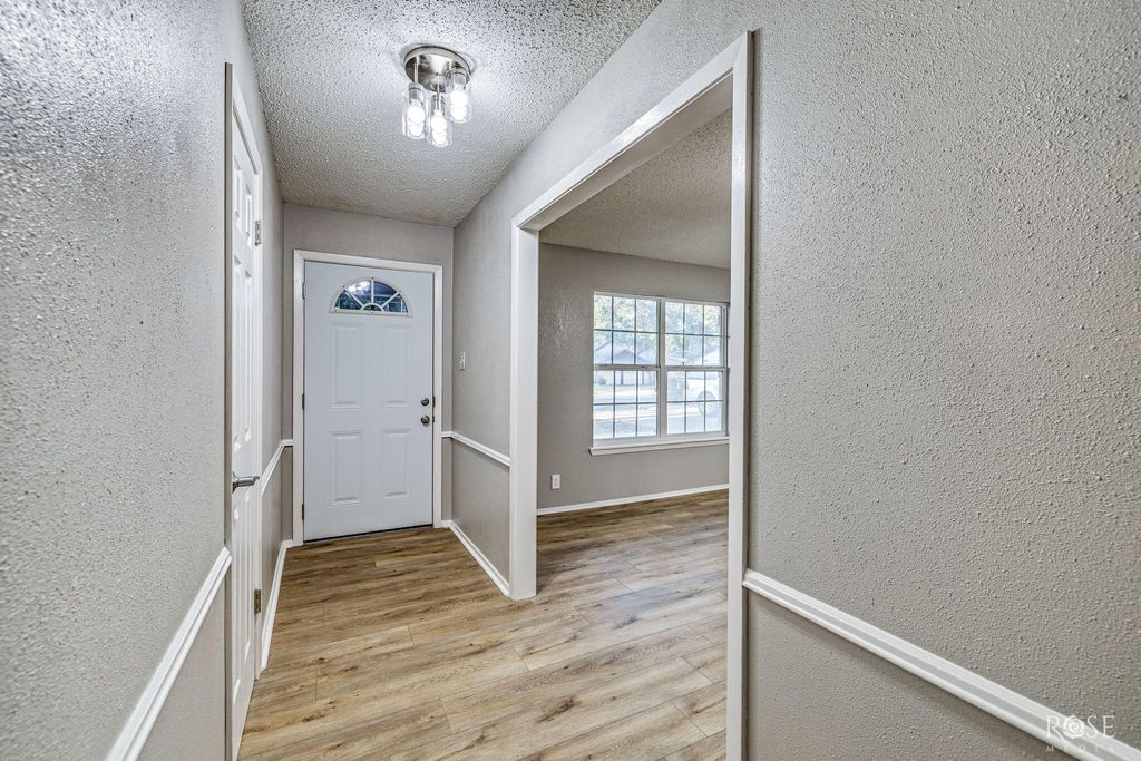 Image 7 of property listing at 3402 Chatterton Drive, San Angelo, TX 76904