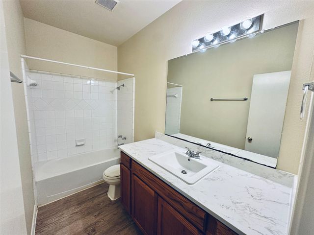 2873 Southampton WAY B, Round Rock, TX 78664