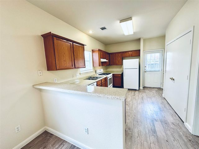 2873 Southampton WAY B, Round Rock, TX 78664
