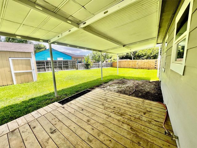 2307 Windsor Lane, Pasadena, TX 77506