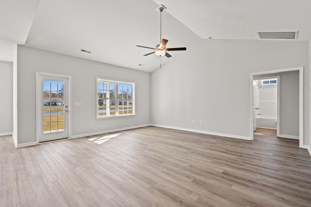 135 Lakewood Ave., Georgetown, SC 29440