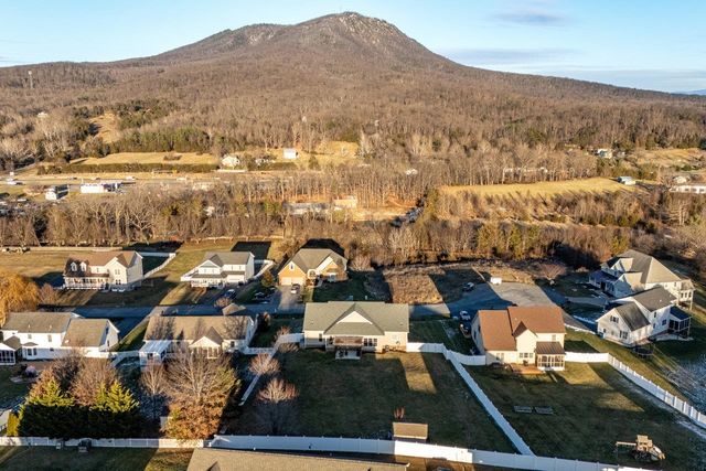 6250 DOTTS LN, Penn Laird, VA 22846