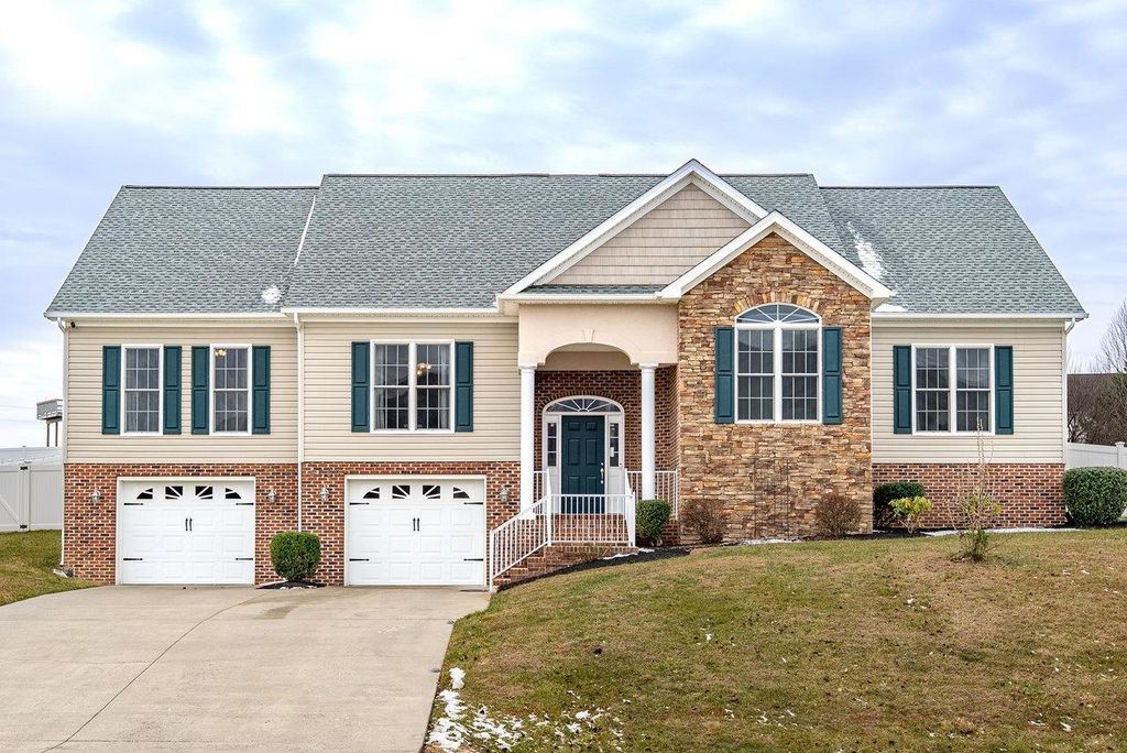 6250 DOTTS LN, Penn Laird, VA 22846