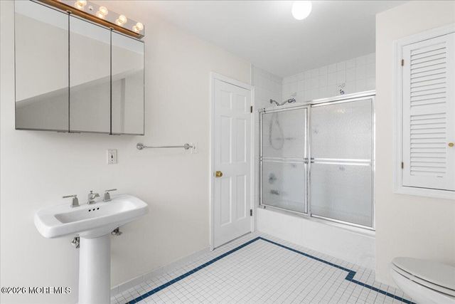 4 Takolusa Drive, Holmdel, NJ 07733