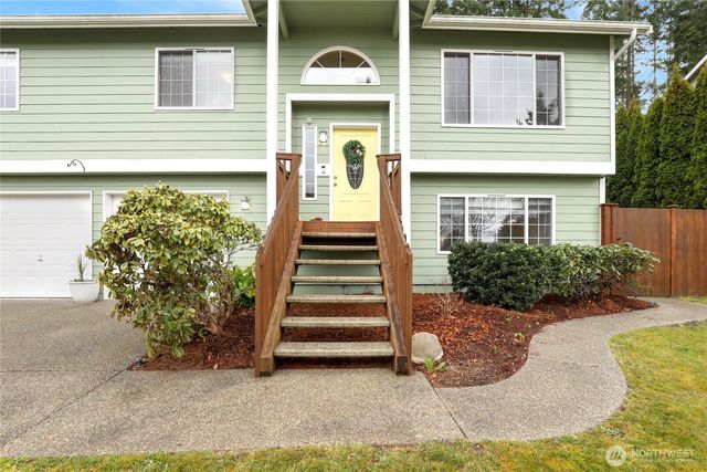 3039 SE Grovewood Street, Port Orchard, WA 98367