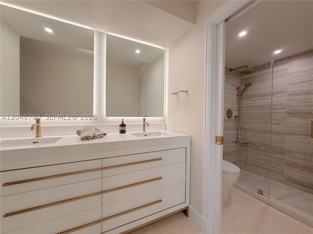 1111 Crandon Blvd C1104, Key Biscayne, FL 33149