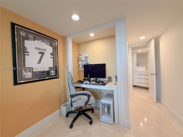 1111 Crandon Blvd C1104, Key Biscayne, FL 33149