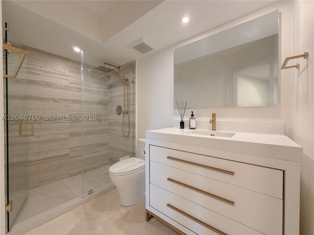 1111 Crandon Blvd C1104, Key Biscayne, FL 33149