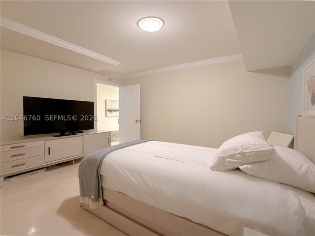 1111 Crandon Blvd C1104, Key Biscayne, FL 33149