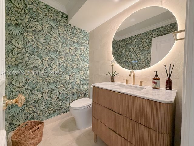 1111 Crandon Blvd C1104, Key Biscayne, FL 33149