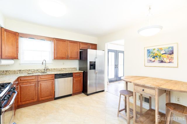 9 Sturbridge W Drive, Piscataway, NJ 08854