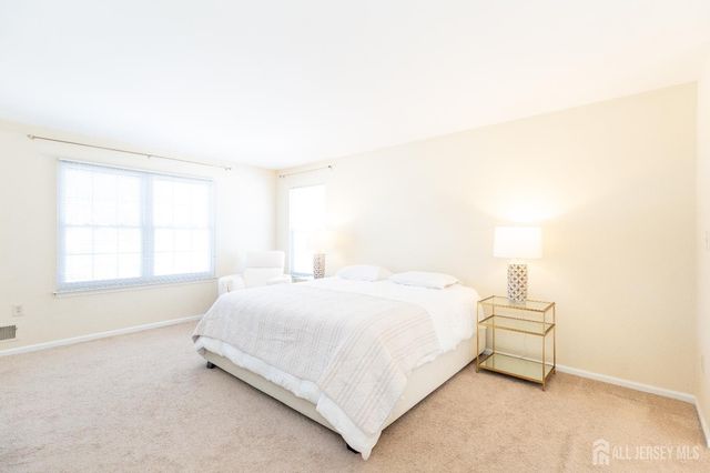 9 Sturbridge W Drive, Piscataway, NJ 08854