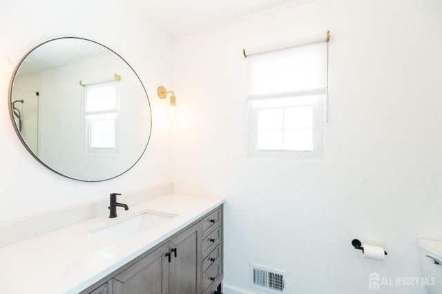 9 Sturbridge W Drive, Piscataway, NJ 08854