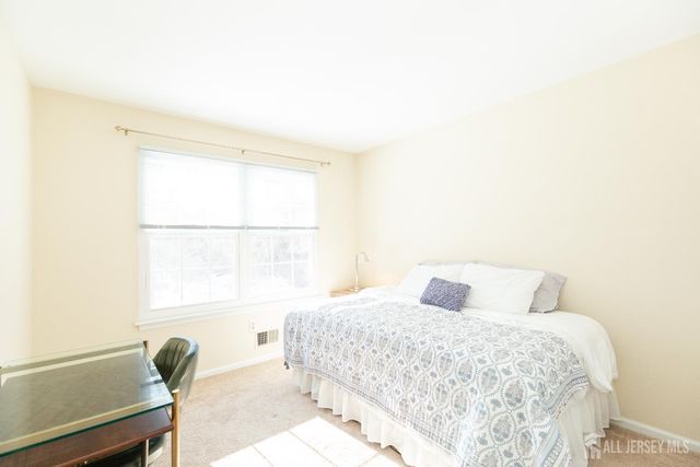 9 Sturbridge W Drive, Piscataway, NJ 08854