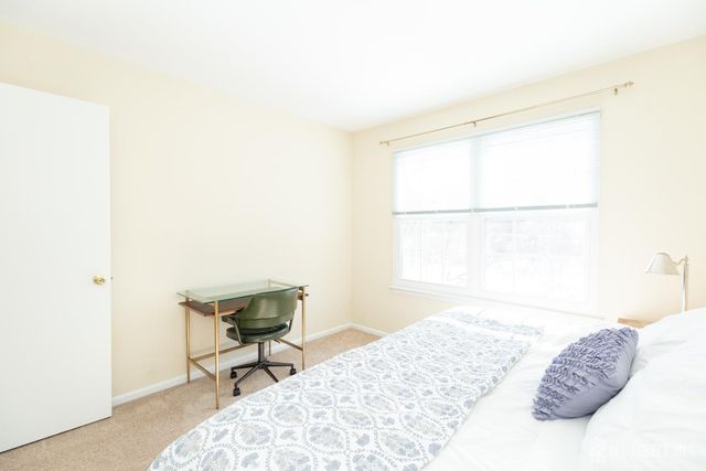 9 Sturbridge W Drive, Piscataway, NJ 08854