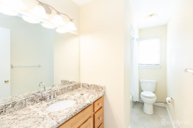 9 Sturbridge W Drive, Piscataway, NJ 08854