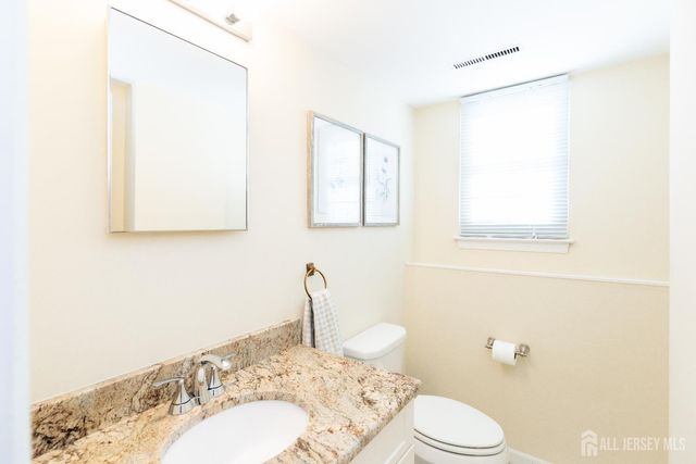 9 Sturbridge W Drive, Piscataway, NJ 08854