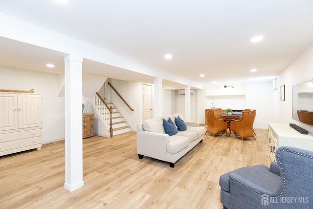 9 Sturbridge W Drive, Piscataway, NJ 08854