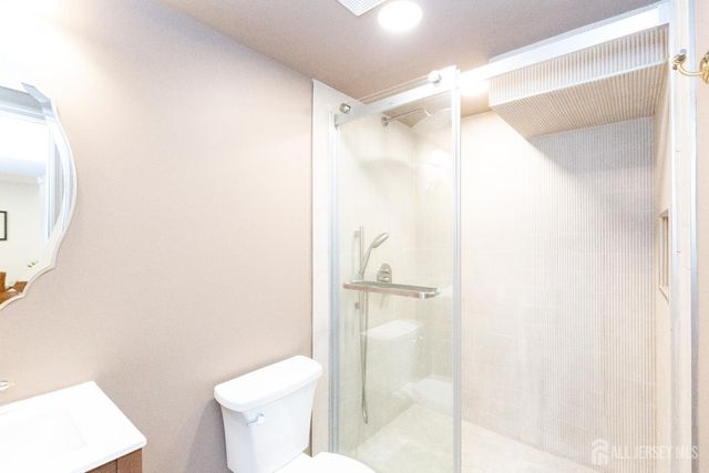 9 Sturbridge W Drive, Piscataway, NJ 08854