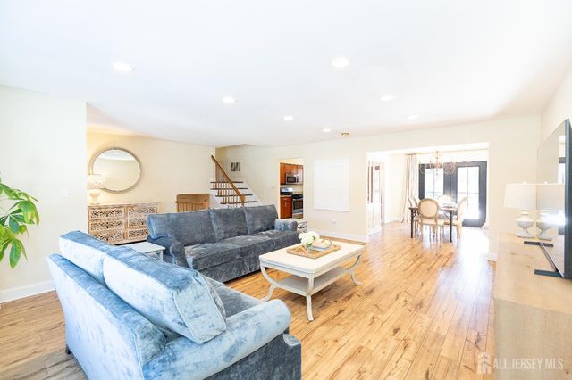 9 Sturbridge W Drive, Piscataway, NJ 08854