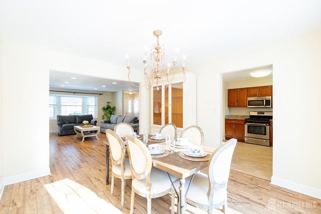 9 Sturbridge W Drive, Piscataway, NJ 08854