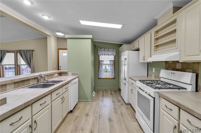 9899 Tobermory Avenue, Clarence, NY 14031