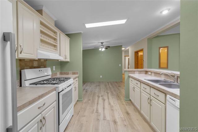 9899 Tobermory Avenue, Clarence, NY 14031