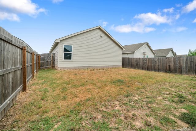5875 COAHULIA RDG, Seguin, TX 78155