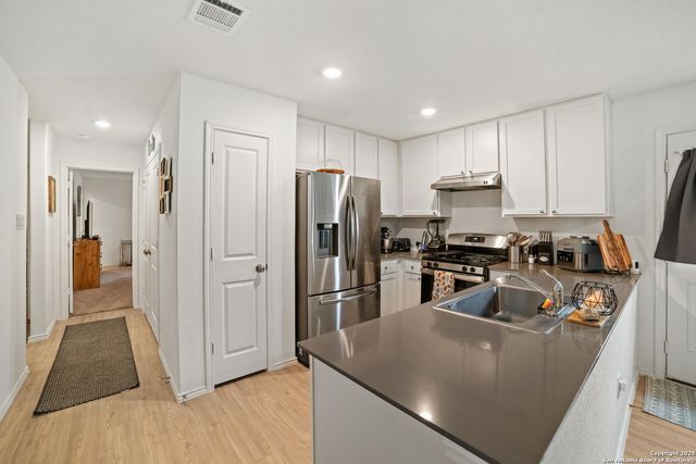 5875 COAHULIA RDG, Seguin, TX 78155