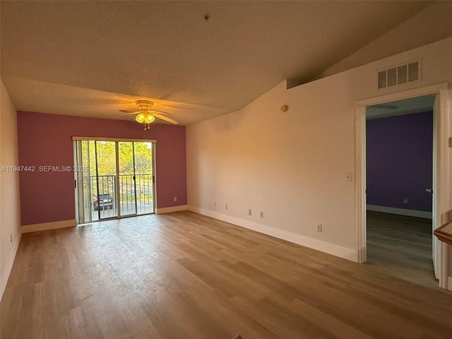 9907 Westwood Dr 21-2, Tamarac, FL 33321