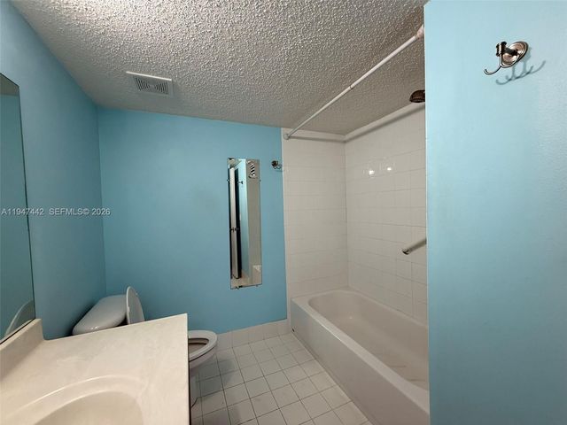 9907 Westwood Dr 21-2, Tamarac, FL 33321