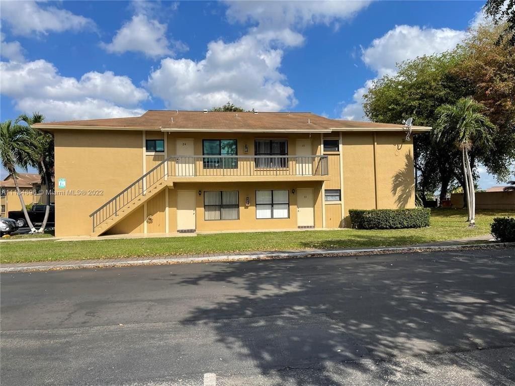 2605 W 67th Place 13-10, Hialeah, FL 33016