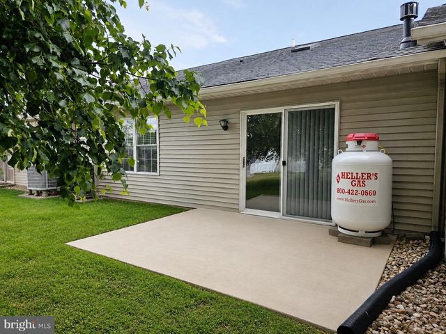 883 GEYER DR, Chambersburg, PA 17201