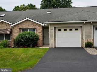 883 GEYER DR, Chambersburg, PA 17201