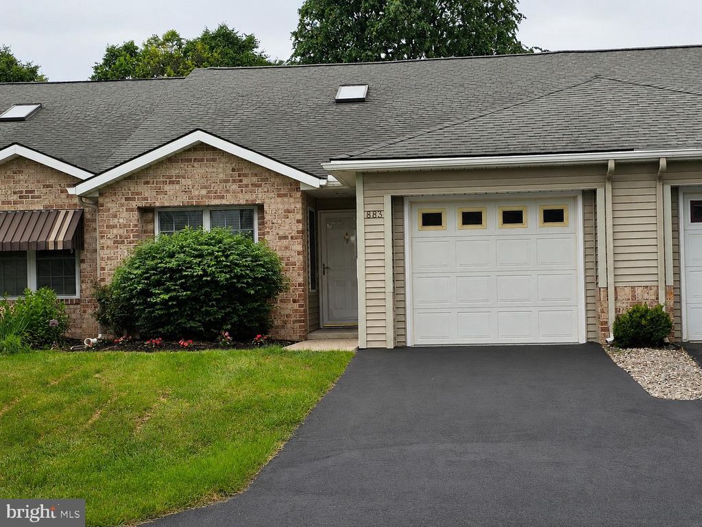 883 GEYER DR, Chambersburg, PA 17201