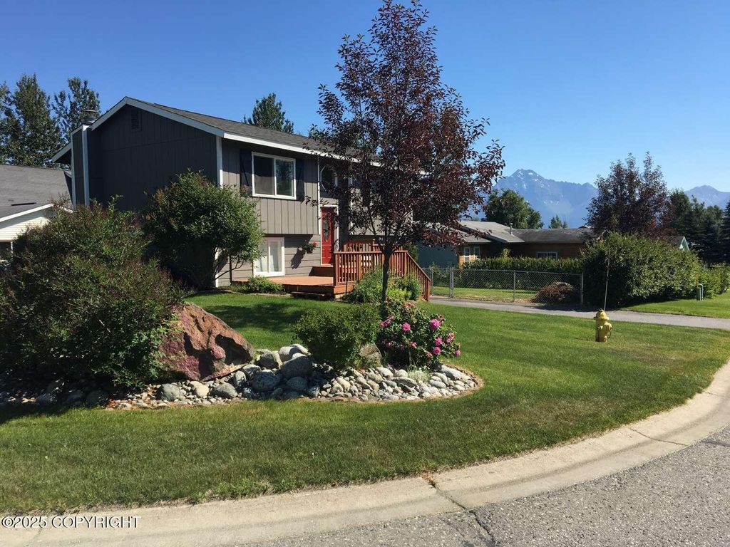 1230 W Beaver Avenue, Palmer, AK 99645