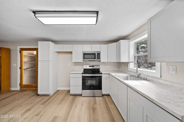 2221 CURRY Lane, Lakeside, AZ 85929