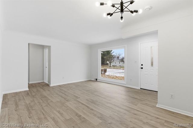 22401 Francis Street, Saint Clair Shores, MI 48082