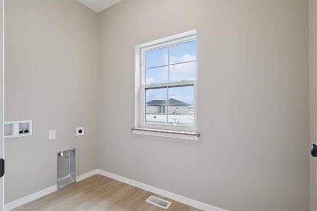 4710 Wild Horse Drive, Cedar Falls, IA 50613