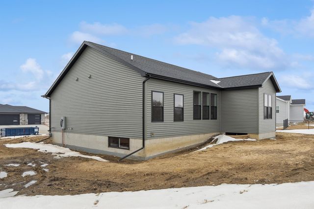 4710 Wild Horse Drive, Cedar Falls, IA 50613